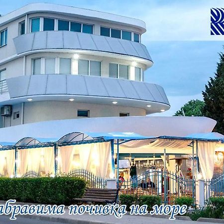 Семеен Хотел "Кораб Ренеса" Ράβντα Εξωτερικό φωτογραφία